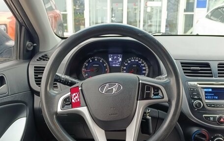 Hyundai Solaris II рестайлинг, 2016 год, 1 000 000 рублей, 18 фотография