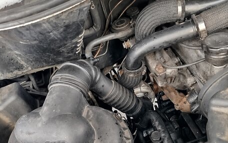 Hyundai H-1 II рестайлинг, 2000 год, 160 000 рублей, 9 фотография