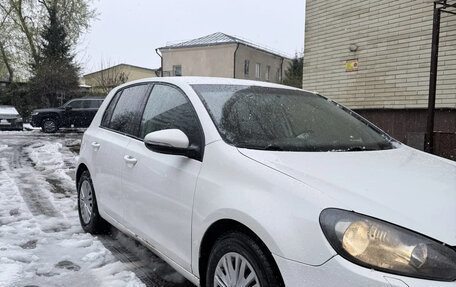 Volkswagen Golf VI, 2011 год, 680 000 рублей, 2 фотография