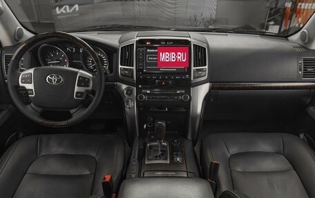 Toyota Land Cruiser 200, 2012 год, 3 299 000 рублей, 8 фотография