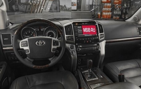 Toyota Land Cruiser 200, 2012 год, 3 299 000 рублей, 7 фотография