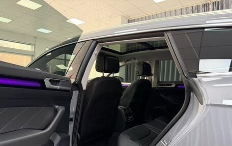 Volkswagen Passat CC, 2024 год, 4 200 000 рублей, 15 фотография