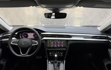 Volkswagen Passat CC, 2024 год, 4 200 000 рублей, 9 фотография