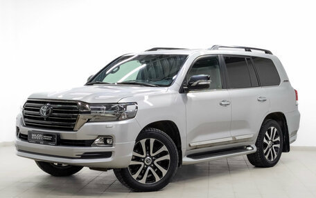 Toyota Land Cruiser 200, 2018 год, 7 995 000 рублей, 1 фотография