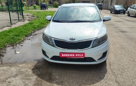 KIA Rio III рестайлинг, 2015 год, 560 000 рублей, 1 фотография