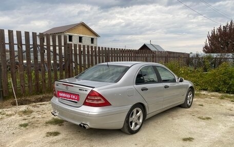 Mercedes-Benz C-Класс, 2002 год, 600 000 рублей, 1 фотография