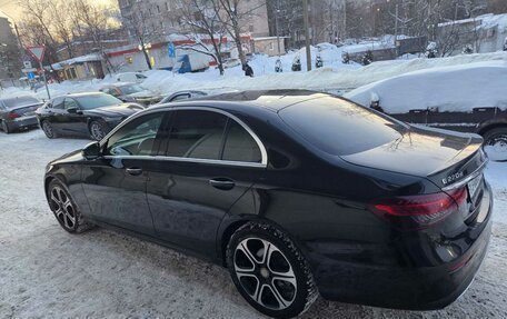 Mercedes-Benz E-Класс, 2021 год, 3 100 000 рублей, 5 фотография