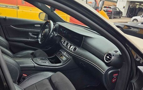 Mercedes-Benz E-Класс, 2021 год, 3 100 000 рублей, 7 фотография