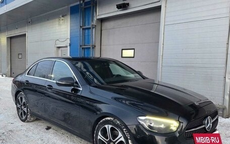 Mercedes-Benz E-Класс, 2021 год, 3 100 000 рублей, 3 фотография