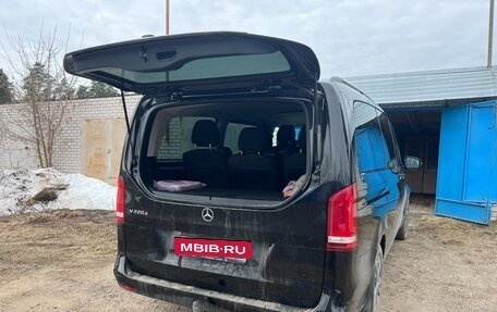 Mercedes-Benz V-Класс, 2018 год, 4 400 000 рублей, 2 фотография