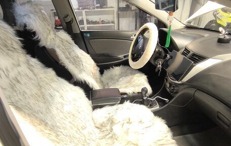 Hyundai Solaris II рестайлинг, 2011 год, 690 000 рублей, 6 фотография