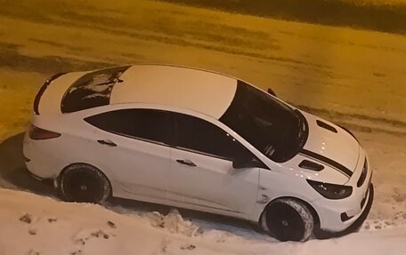 Hyundai Solaris II рестайлинг, 2011 год, 690 000 рублей, 4 фотография