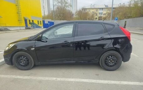 Hyundai Solaris II рестайлинг, 2012 год, 800 000 рублей, 9 фотография