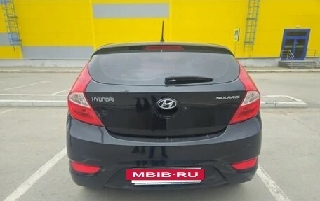 Hyundai Solaris II рестайлинг, 2012 год, 800 000 рублей, 10 фотография