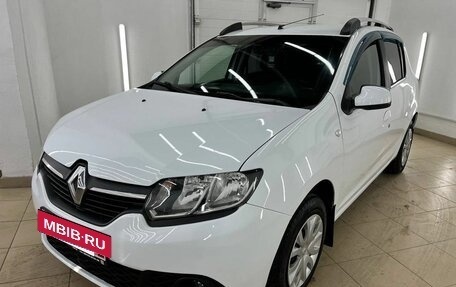 Renault Sandero II рестайлинг, 2018 год, 835 000 рублей, 2 фотография