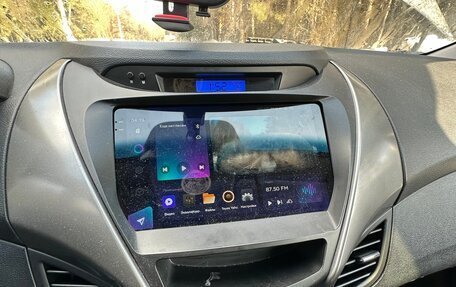 Hyundai Elantra V, 2013 год, 550 000 рублей, 8 фотография