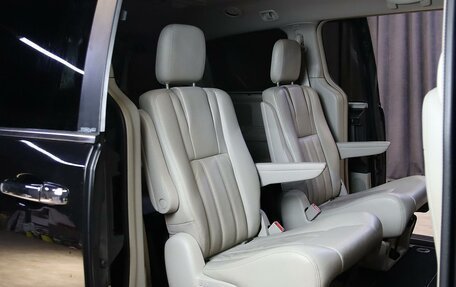 Chrysler Town & Country V рестайлинг, 2011 год, 1 349 000 рублей, 7 фотография