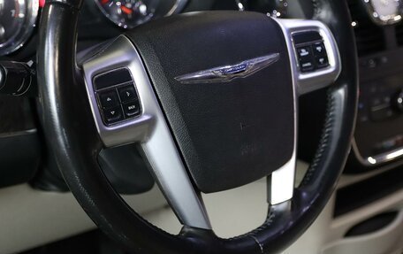 Chrysler Town & Country V рестайлинг, 2011 год, 1 349 000 рублей, 10 фотография