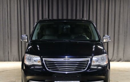 Chrysler Town & Country V рестайлинг, 2011 год, 1 349 000 рублей, 14 фотография