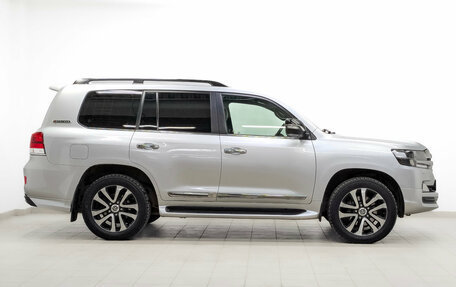 Toyota Land Cruiser 200, 2018 год, 7 995 000 рублей, 4 фотография