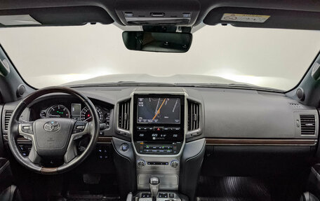 Toyota Land Cruiser 200, 2018 год, 7 995 000 рублей, 14 фотография