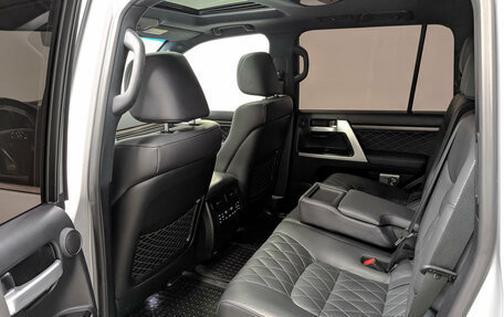 Toyota Land Cruiser 200, 2018 год, 7 995 000 рублей, 18 фотография