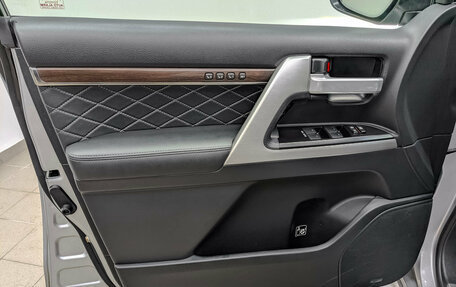 Toyota Land Cruiser 200, 2018 год, 7 995 000 рублей, 19 фотография