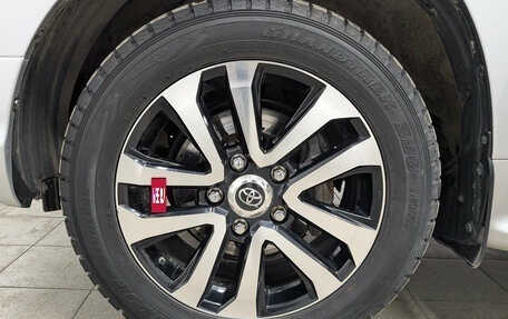 Toyota Land Cruiser 200, 2018 год, 7 995 000 рублей, 12 фотография