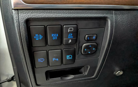 Toyota Land Cruiser 200, 2018 год, 7 995 000 рублей, 27 фотография