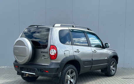 Chevrolet Niva I рестайлинг, 2018 год, 899 000 рублей, 7 фотография