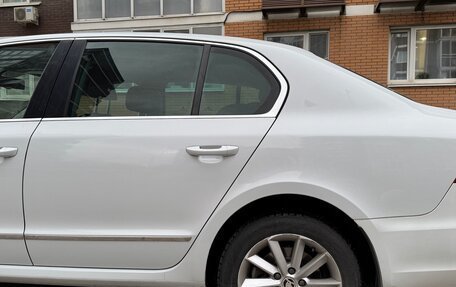 Skoda Superb III рестайлинг, 2014 год, 1 345 000 рублей, 24 фотография