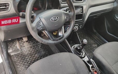 KIA Rio III рестайлинг, 2015 год, 560 000 рублей, 3 фотография