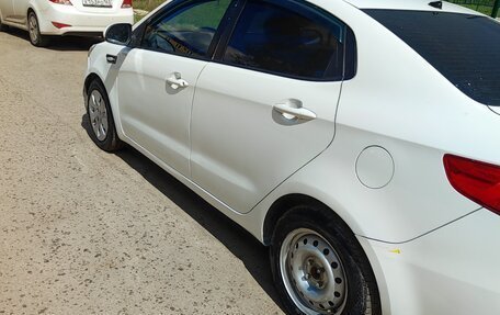 KIA Rio III рестайлинг, 2015 год, 560 000 рублей, 9 фотография