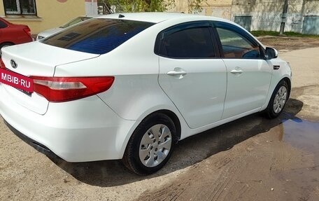 KIA Rio III рестайлинг, 2015 год, 560 000 рублей, 10 фотография