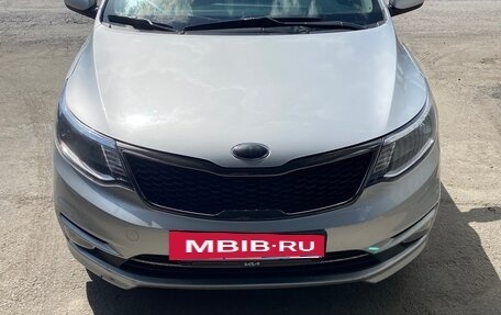 KIA Rio III рестайлинг, 2016 год, 1 090 000 рублей, 2 фотография