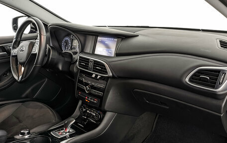 Infiniti Q30, 2017 год, 2 550 000 рублей, 13 фотография