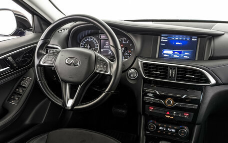 Infiniti Q30, 2017 год, 2 550 000 рублей, 26 фотография