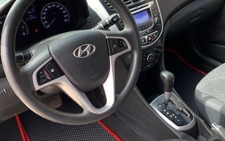 Hyundai Solaris II рестайлинг, 2013 год, 920 000 рублей, 4 фотография