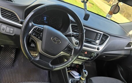 Hyundai Solaris II рестайлинг, 2017 год, 1 100 000 рублей, 5 фотография