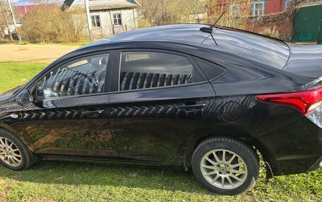 Hyundai Solaris II рестайлинг, 2017 год, 1 100 000 рублей, 4 фотография