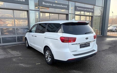 KIA Carnival III, 2019 год, 2 450 000 рублей, 6 фотография
