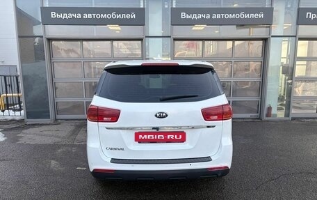KIA Carnival III, 2019 год, 2 450 000 рублей, 7 фотография