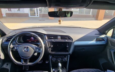 Volkswagen Tiguan II, 2018 год, 3 500 000 рублей, 38 фотография