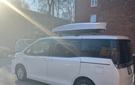 Toyota Voxy III, 2014 год, 1 829 000 рублей, 4 фотография