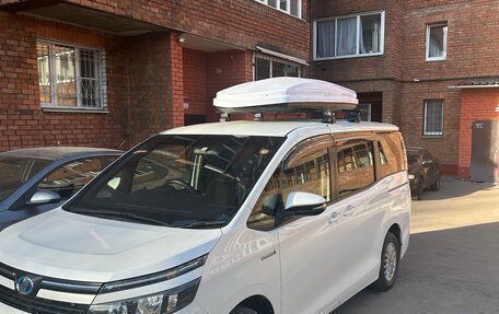 Toyota Voxy III, 2014 год, 1 829 000 рублей, 8 фотография