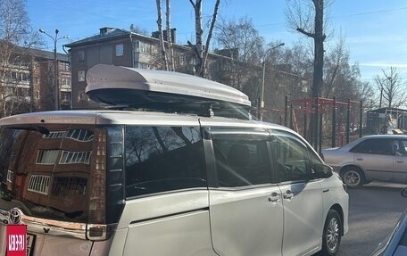 Toyota Voxy III, 2014 год, 1 829 000 рублей, 6 фотография