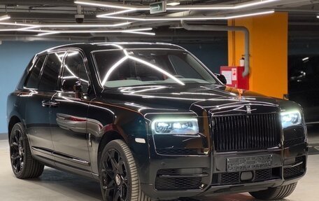 Rolls-Royce Cullinan, 2019 год, 28 000 000 рублей, 3 фотография