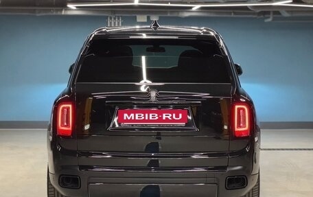 Rolls-Royce Cullinan, 2019 год, 28 000 000 рублей, 5 фотография