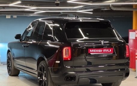 Rolls-Royce Cullinan, 2019 год, 28 000 000 рублей, 6 фотография