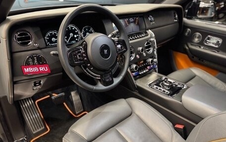 Rolls-Royce Cullinan, 2019 год, 28 000 000 рублей, 9 фотография